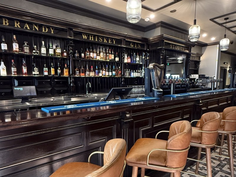 Auntie Annie's main bar