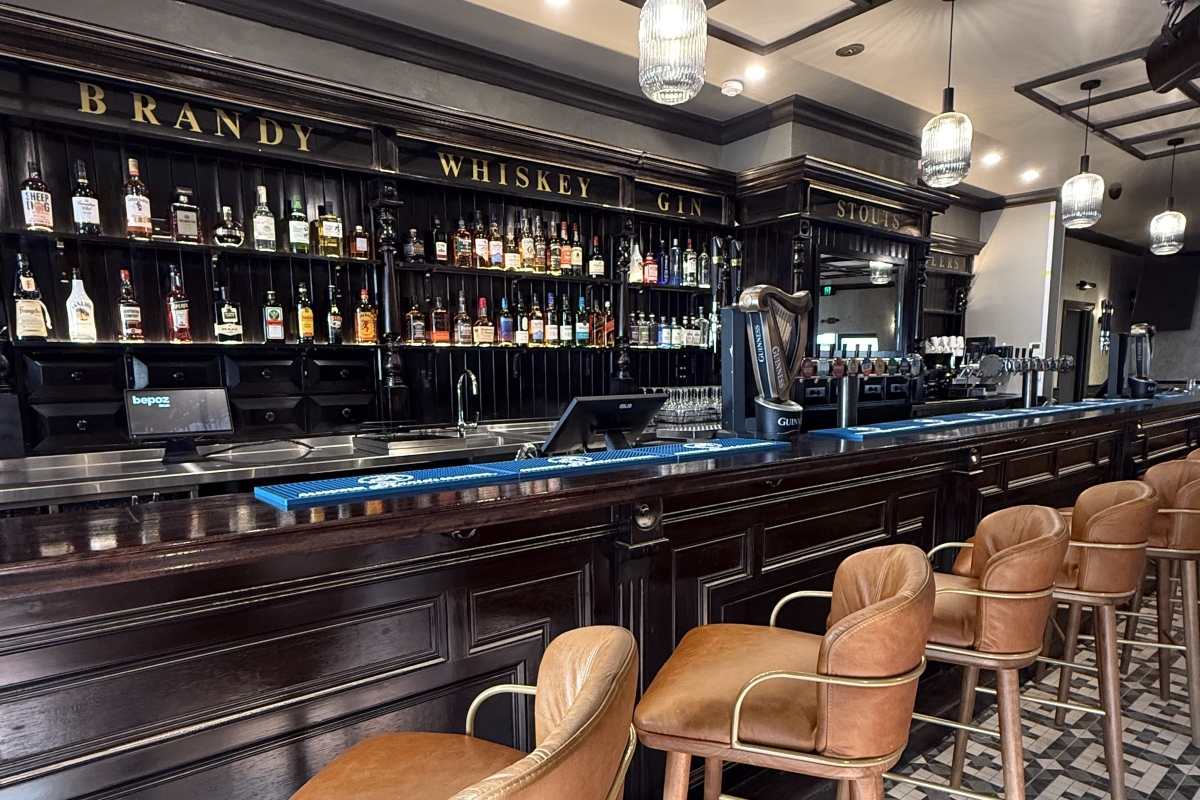 Auntie Annie's main bar