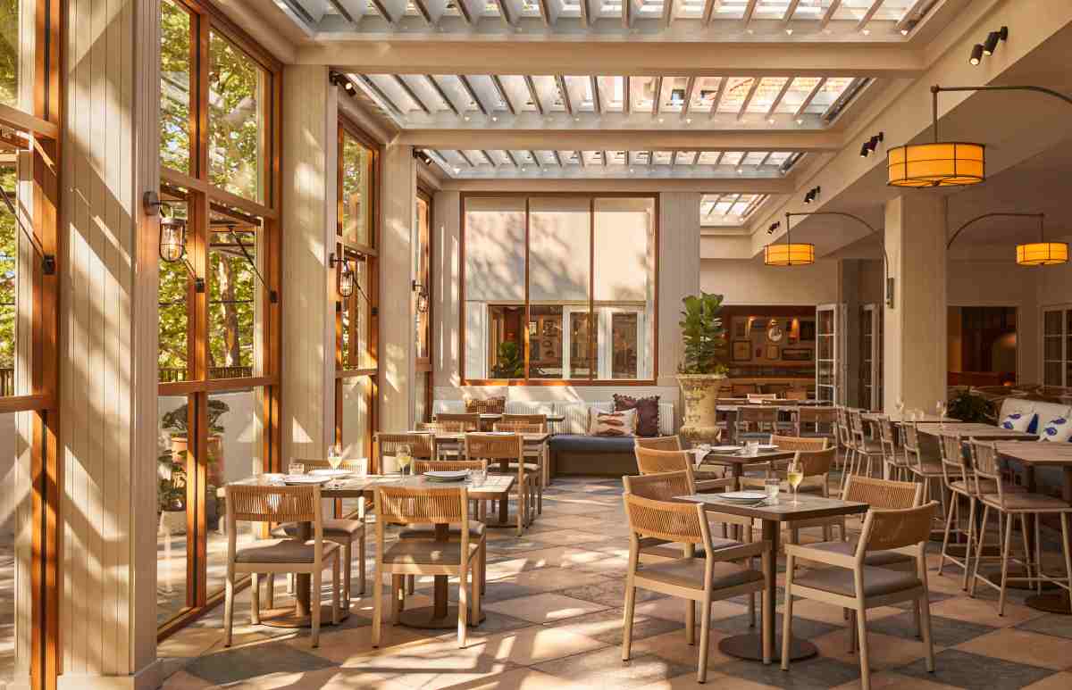 The Old Commodore Hotel