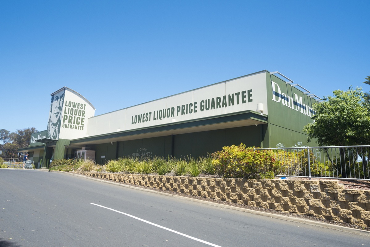 Endeavour retail down hotels growth