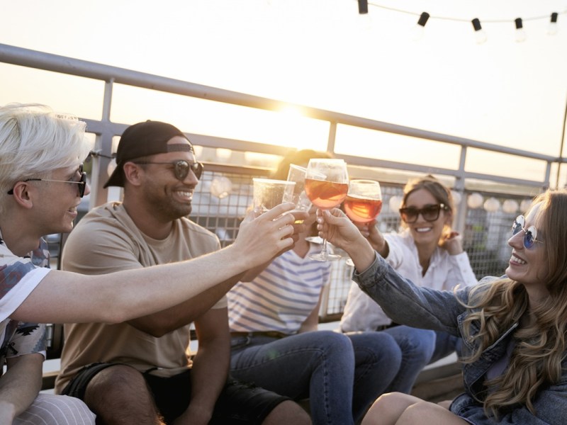gen z drinking alcohol