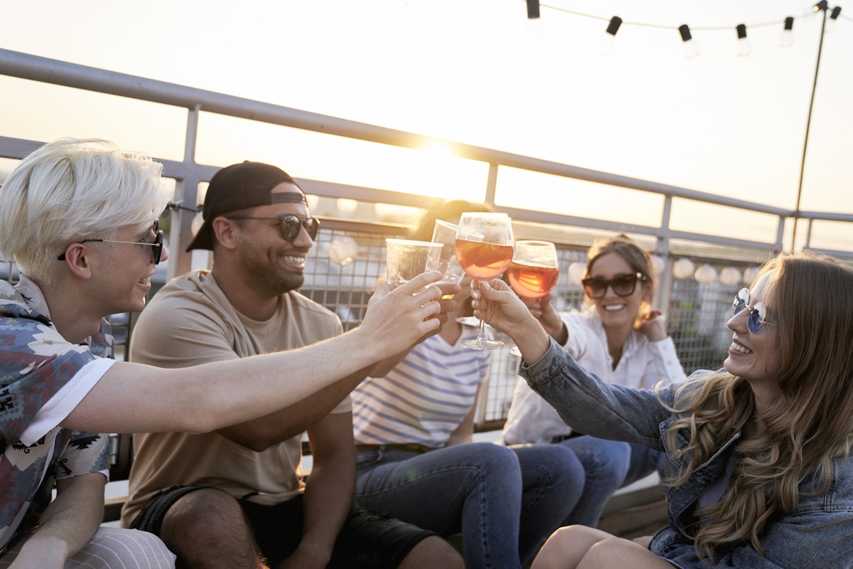 gen z drinking alcohol